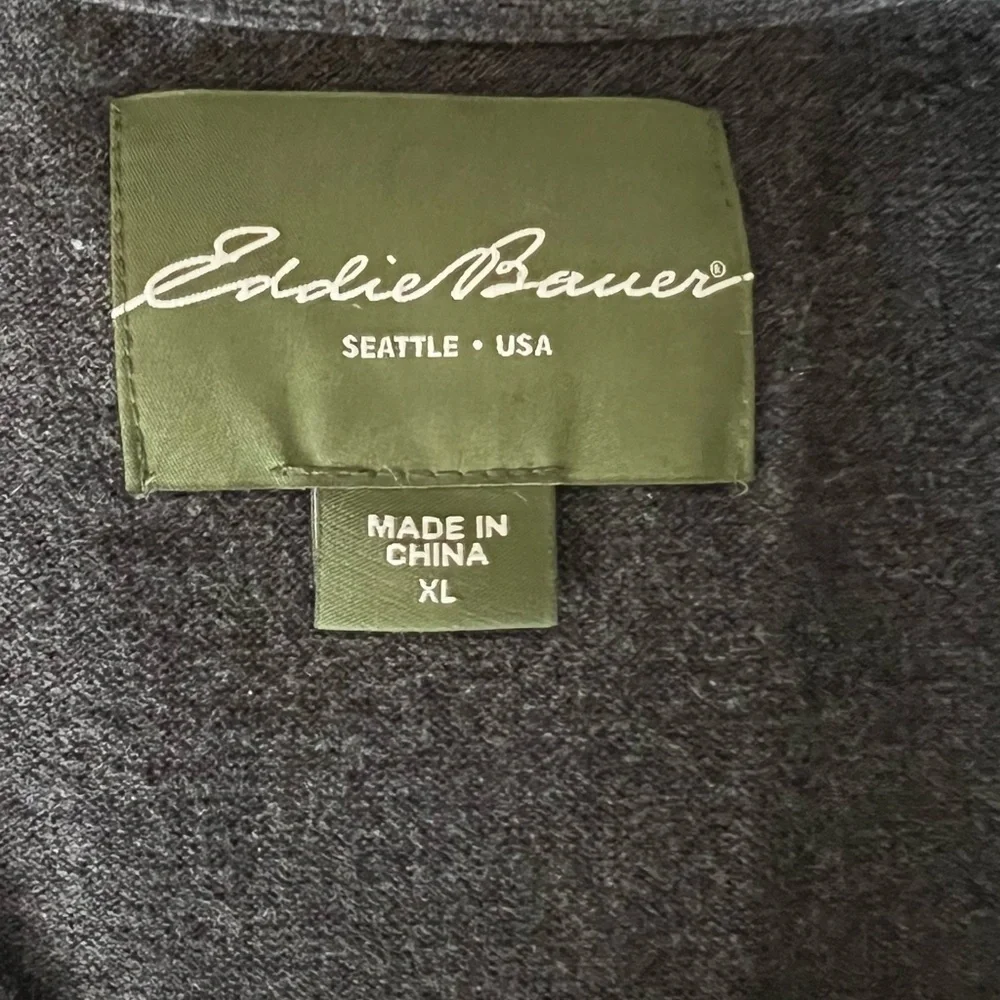Eddie Bauer Gray Men’s V-Neck Sleeveless Vest 1050